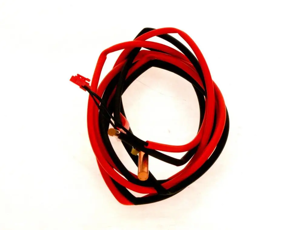 Kabel mit roten und schwarzen Isolierungen, teilweise blanke Enden sichtbar. Möglicherweise für elektrische Anschlüsse oder Sensoren geeignet, möglicherweise von Bosch.